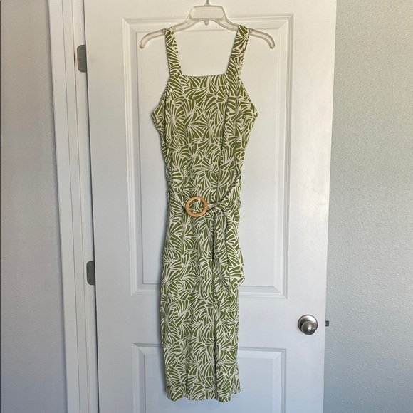 Monteau Los Angeles Dresses & Skirts - Green Leaf-Print Sleeveless Midi jumpsuit with Belt Size L NWOT
